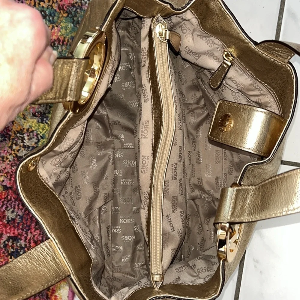 Michael Kors  shoulder bag   gold metallic leather  Gold tone hardw EUC